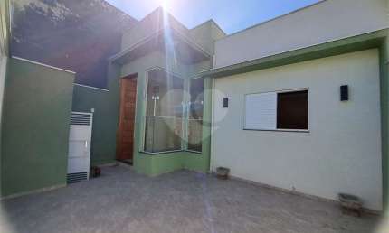 Linda casa á venda com 2 dormitorios na cidade de Bragança Paulista-SP