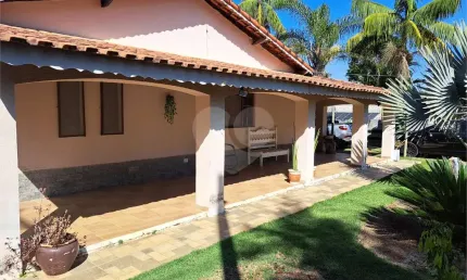 Linda chacara a venda com 4 dormitorios  na cidade de Pinhalzinho-SP