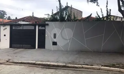 Casa Térrea 2 Dormitórios 1 Suíte - Horto Florestal