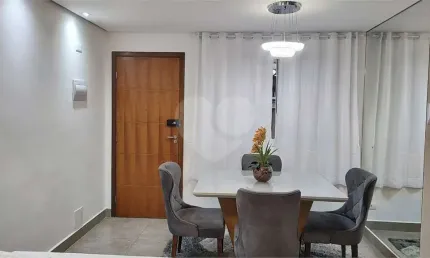 Apartamento na Vila Guilherme, com 02 Dormitórios, Armários Planejados. Muio bem localizado
