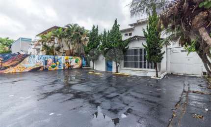 Sobrado Comercial à venda no JARDIM EUROPA com 230 m²