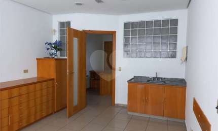 Sala comercial em shopping empresarial no centro de Osasco, 35m², 1 wc, 1 vaga coberta e escriturada