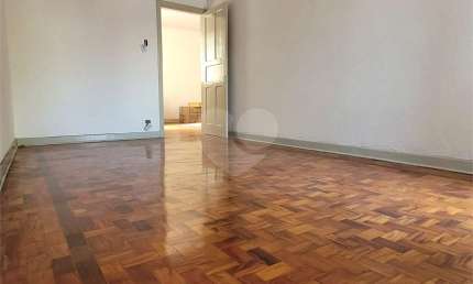 Ótima casa para fins comerciais ou residenciais no Brás.