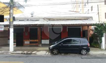 Área de 1.259,90, para construção, incorporação - Região de ótima localização.