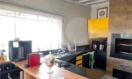 Cobertura duplex de 177m² com 3 quartos em Santa Terezinha