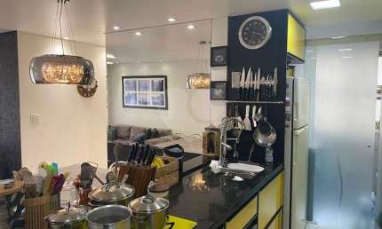 Vendo Apartamento com 3 Dormitórios na Av Celso Garcia!!
