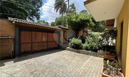 Amplo sobrado na Região do Tremembé nas proximidades da Av Nova Cantareira