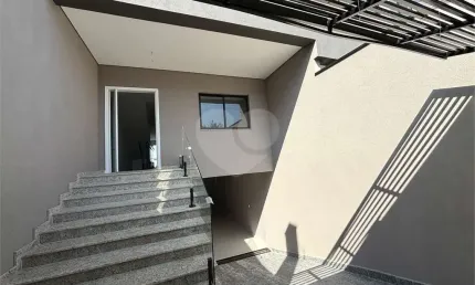 Sobrado novo com 4 suítes,  sendo 2 suítes americanas,  com 6 vagas de garagem,
