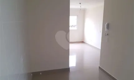 Condomínio de 18 casas, 2 dormitórios, 1 vaga no bairro de  vila gustavo