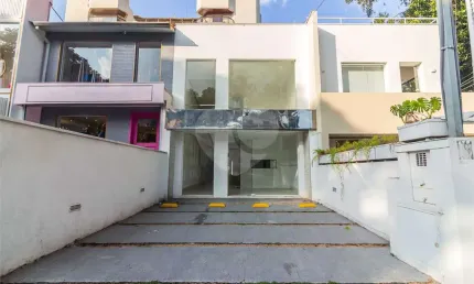 Espaço comercial para venda    2 pavimento excelente para loja