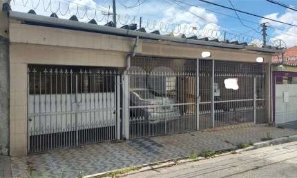 a 2,5 km do metro e shopping tucuruvi  casa de 2 dts 2 vagas na vila constança