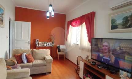 Vende-se Casa Térrea Ampla com 5 vagas  - Ideal para Residência ou Comércio