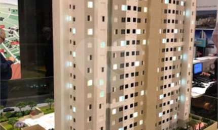 Kitnet / Stúdio à venda na Avenida Professor Luiz Ignácio Anhaia Mello, Vila Graciosa, São Paulo