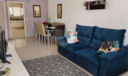 Casa em Condominio à venda com 3 quartos, 1 suite, 2 vagas e 3 banheiros.