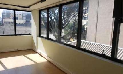 Santa Cecilia Sala Comercial à venda com 1 vaga prédio localizado a 200 metros do Metrô!!