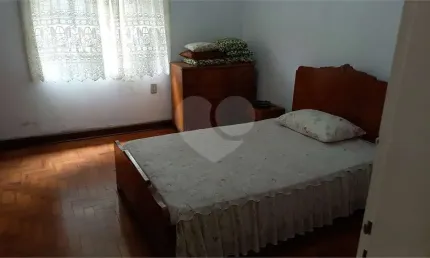 Casa com excelente terreno para reformar ou construir uma nova casa no Planalto Paulsista