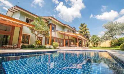 Casa - Parque dos Príncipes - 3 Suítes / Quartos - 6 Vagas - Venda / Compra
