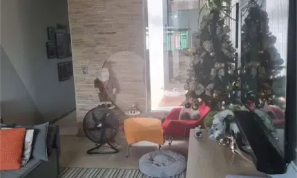Casa com 3 quartos à venda na Rua Neá, Penha, São Paulo