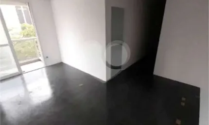 Sala comercial à venda na Rua Pirapitingui, 80, Liberdade, São Paulo