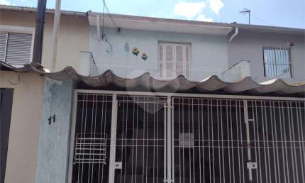 Sobrado a venda  no bairro de Canindé. Com uma área de 127 m², 03 dormitorios, 02 banheiros, 02 vaga