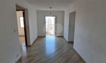 Apartamento à Venda 58m²| 2 Dormitórios| Sala para 2 Ambientes| 1 Vaga| Varanda em Santana