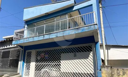 Sodrado com 4 dormitórios mais uma edícula.OPORTUNIDADE PARA INVESTIMENTO.