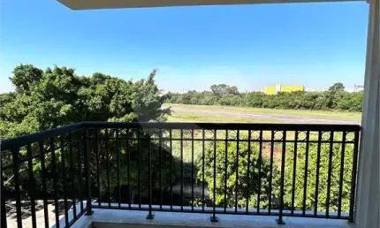 Apartamento no Village de France, 200 metros da Av. Braz Leme
