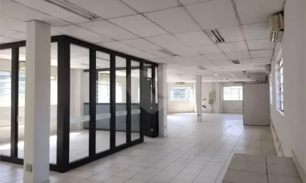Prédio à venda na Rua Soares de Avellar, 894, Saúde, São Paulo