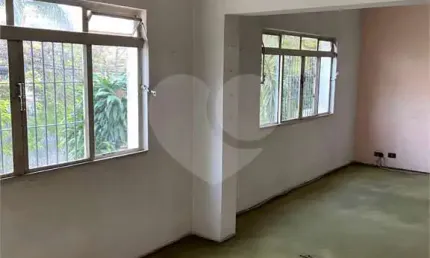 Sobrado Parada Inglesa, 250 m², 3 dormitórios, 1 suíte, 4 vagas.