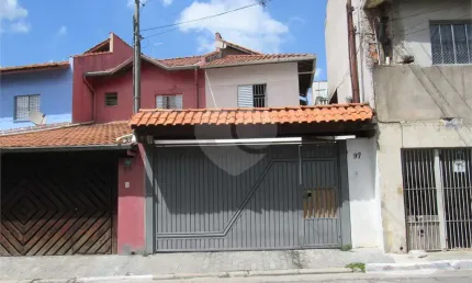 Sobrado na Vila Formosa, 3 Dormitórios quartos e 2 Vagas - Conforto e praticidade