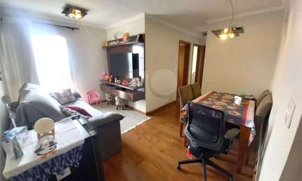 Apartamento de 2 quartos 2 banheiros 1 vaga no bairro Tremembé