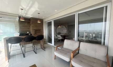 Apartamento com 2 dormitórios e 2 vagas na Barra Funda