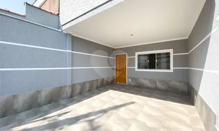 Sobrado na Vila Medeiros com 3 quartos, 3 suítes e 2 vagas