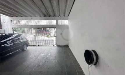 Casas térreas no bairro da Vila Medeiros. Terreno de 10 metros de frente por 23 metros