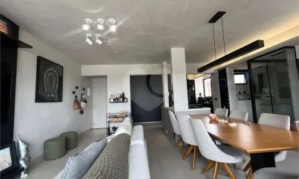 Apartamento lindo e reformado na avenida bras leme !