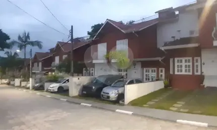 Condomínio fechado no bairro das palmas do Tremembé, 3 dormitórios, 2 com sacada e suíte e 2 vagas