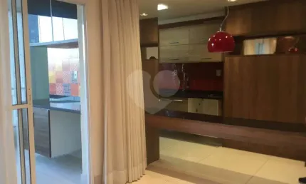 Apartamento novo, habitado por apenas 2 anos, acabamento completo e excelente localização!!