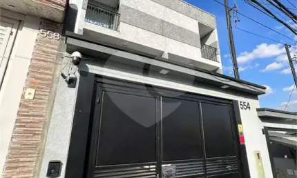 Sobrado no tucuruvi sendo três quartos sendo três suites e quatro vagas garagem
