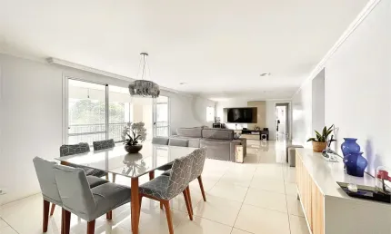 Apartamento 3 suítes e 3 vagas à venda na aclimação