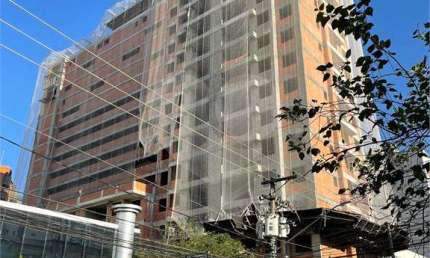 Salão Comercial com amplo estacionamento na Água Fria