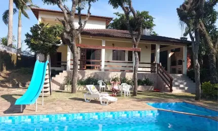Casa à venda 250m² 3 suites na Serra da Cantareira.