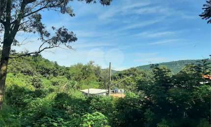 Terreno em Caieira no “Parque Santa Inês' com 297,1m2 de área no início na Serra da Cantareira