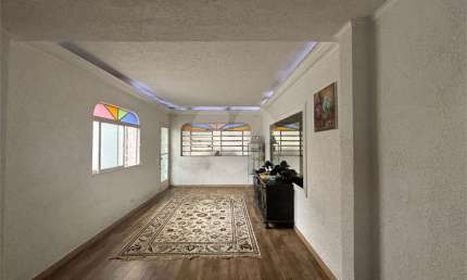 Amplo sobrado na Região do Jardim São Paulo, comercial e Residencial