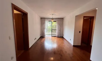 Apartamento na Avenida Braz Leme com vista para o campo de marte.