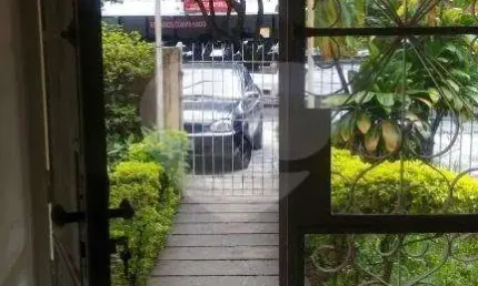 Prédio comercial, disponível para locação, no Imirim / SP