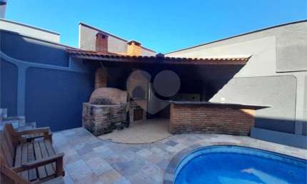 Sobrado em Rua Fechada localizado em área nobre do Jardim Guapira ,4 dormitórios 2 suítes e piscina