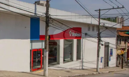 Predio comercial com 42 metros de frente na gusyavo adolfo a 100 metros da julio buono