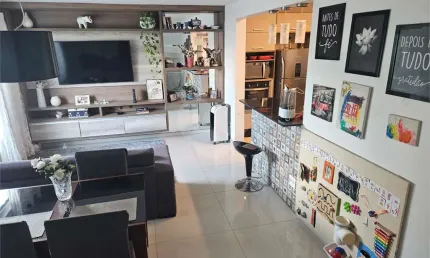 Sobrado em condomínio 3 quartos 1 suíte 2 vagas 100m²