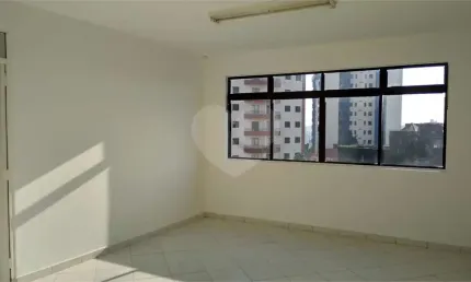 Sala comercial para alugar na Rua Heitor Penteado, Vila Madalena, São Paulo