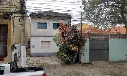 Terreno à venda na Vila Guilherme em localização privilegiada.